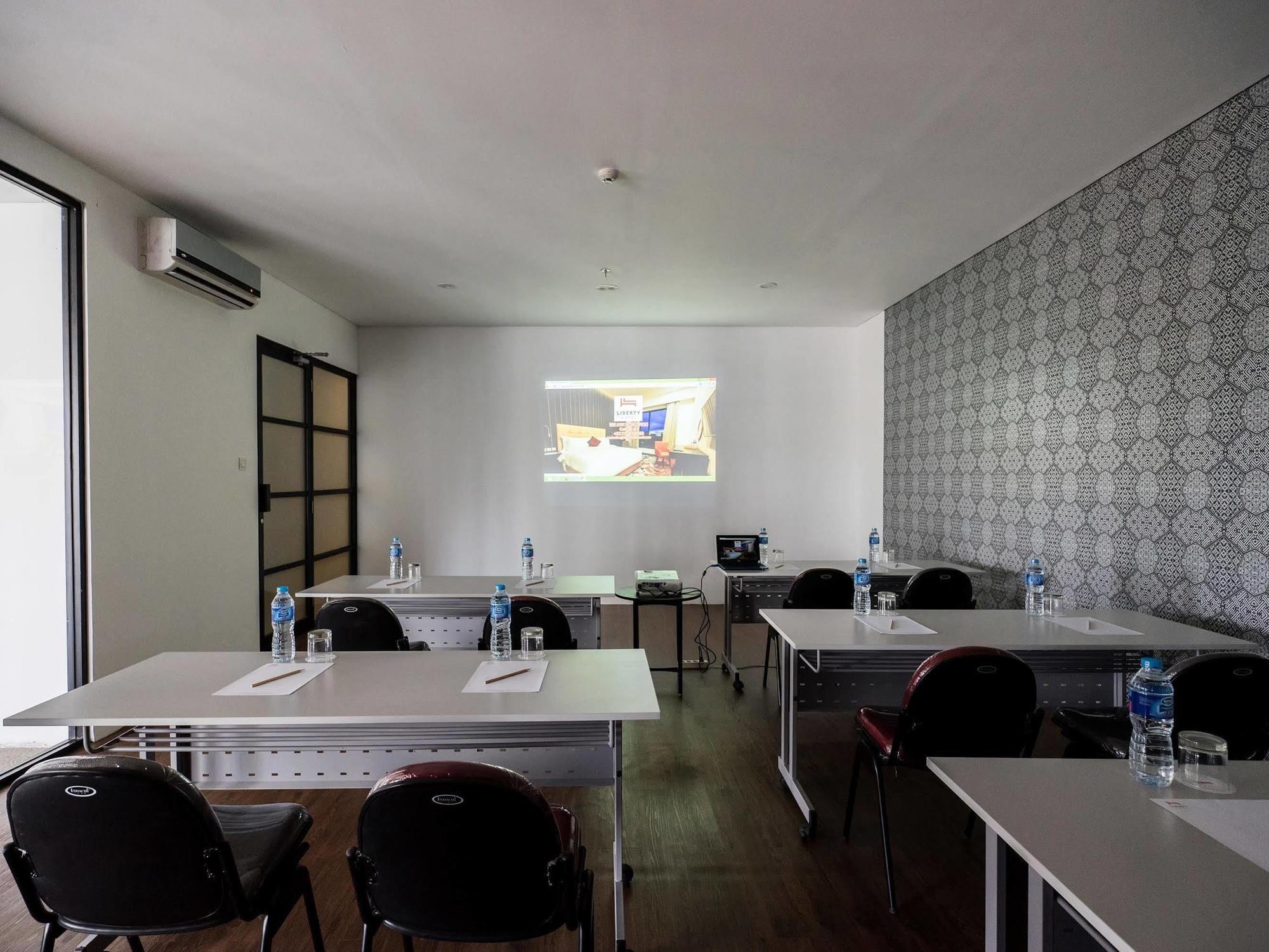 Liberty Hotel Thamrin Jakarta Kültér fotó